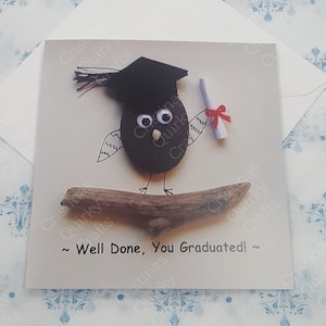 Cartão feito à mão "Muito bem, você se formou!" Cartão de formatura. Peculiar e divertido, arte em seixo, pós-graduação, graduação, cartão