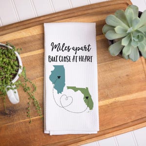 Long Distance State Dish Towel | Country to Country Kitchen Towel | Going Away Gift | Personalized Dish Towel | Foreign Exchange Student imagem 2