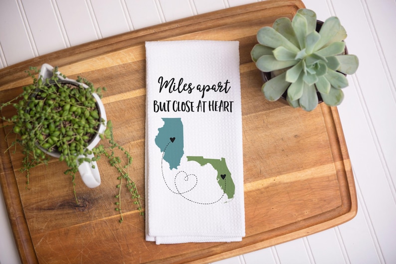 Long Distance State Dish Towel | Country to Country Kitchen Towel | Going Away Gift | Personalized Dish Towel | Foreign Exchange Student imagem 2