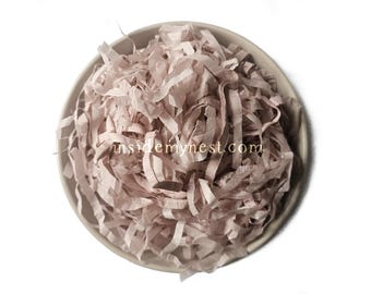 Ekologiczny niszczarka do papieru chusteczkowego Cashmere Blush | Wypełnienie z recyklingu do pudełek prezentowych | Zrównoważone opakowania na kosze upominkowe i do małych firm