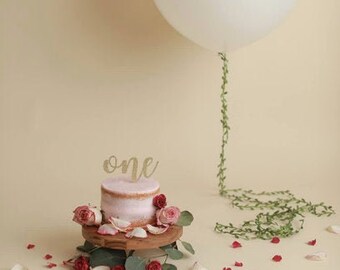 36" Jumbo Balloon with Vine - Greenery Garland Balloon, Balloon Tail,  Wedding Balloons, Birthday Photoshoot Balloons, Greenery Garland