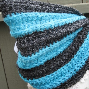 Cheshire cat crochet cowl in gray and neon blue image 4