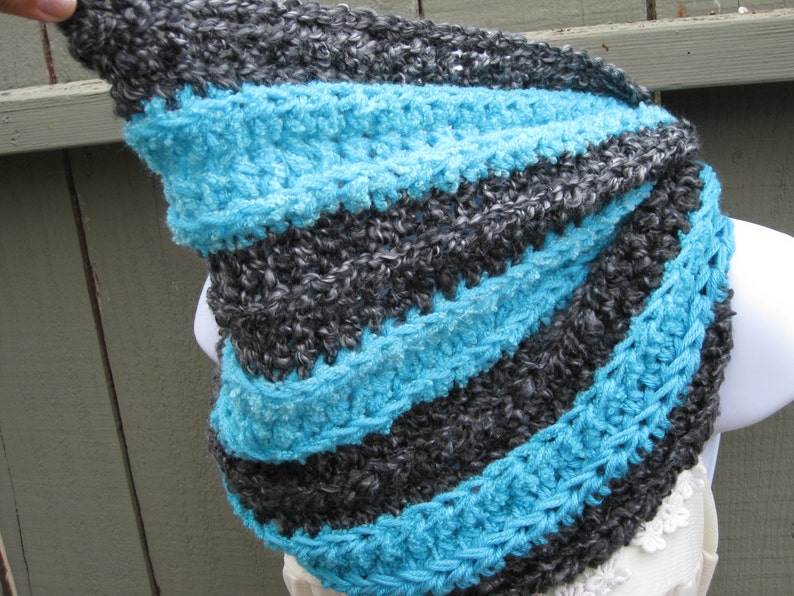 Cheshire cat crochet cowl in gray and neon blue image 4