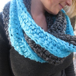 Cheshire cat crochet cowl in gray and neon blue image 2