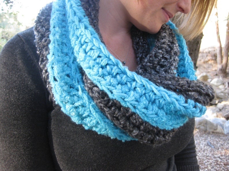 Cheshire cat crochet cowl in gray and neon blue image 2