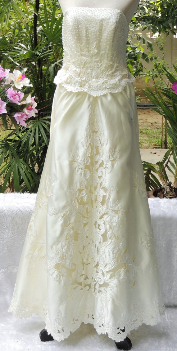 antique white wedding dress