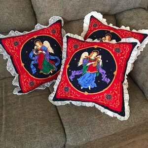 Christmas Pillows, 16&quot; Christmas throw pillows, Christmas accent pillows