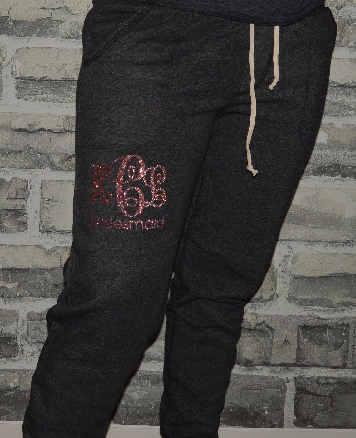 vibes gold jogger