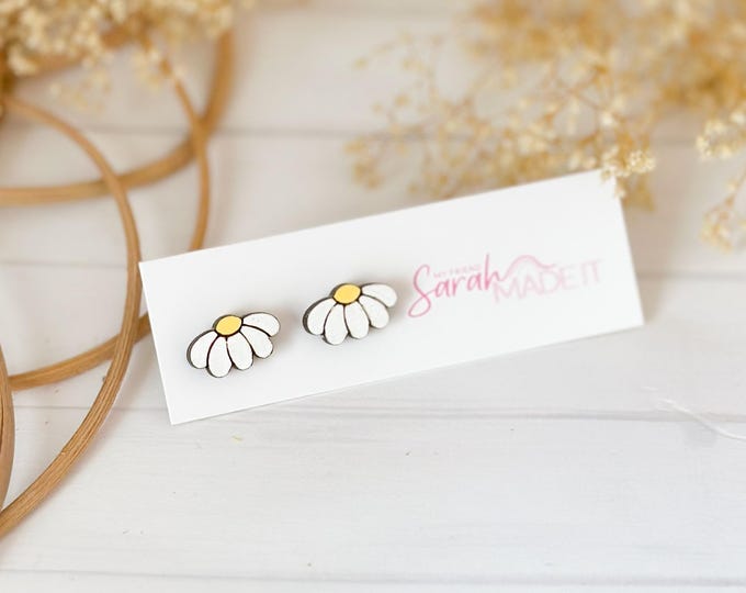 White Daisy Stud Earrings