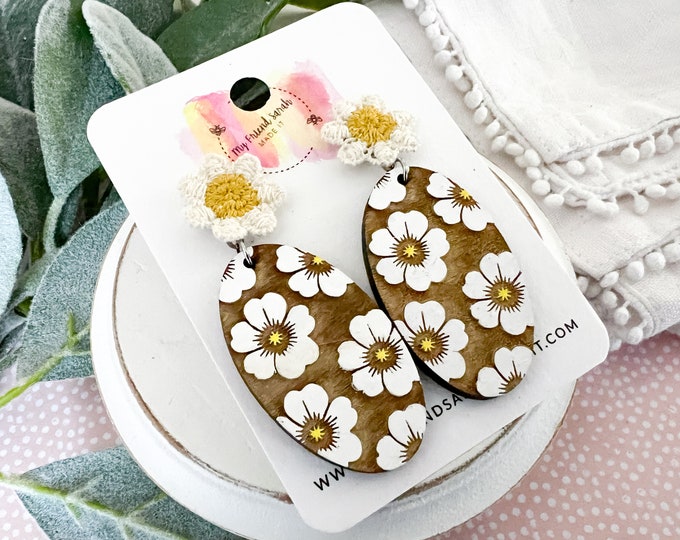 Charming Daisy Wooden Oval Earrings