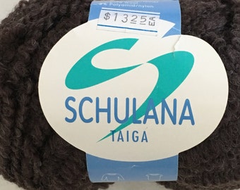 Discontinued Schulana Taiga Super Bulky Boucle Wool yarn - color 050 Brown