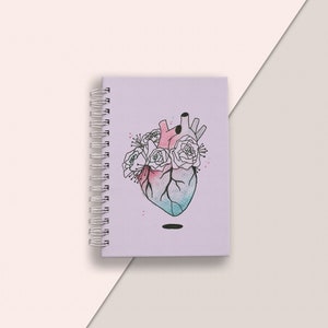 Blanco notitieboek met spiraal, stippen en gelinieerd dagboek