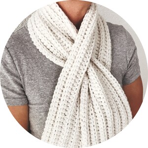 CROCHET PATTERN Simple Keyhole Scarf image 4