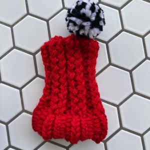 Bonnet rouge en tricot de laine pour petit chien Capuche pour chiot Vêtements pour chihuahua Bonnet d'hiver chaud pour chien Tour de cou Black & White