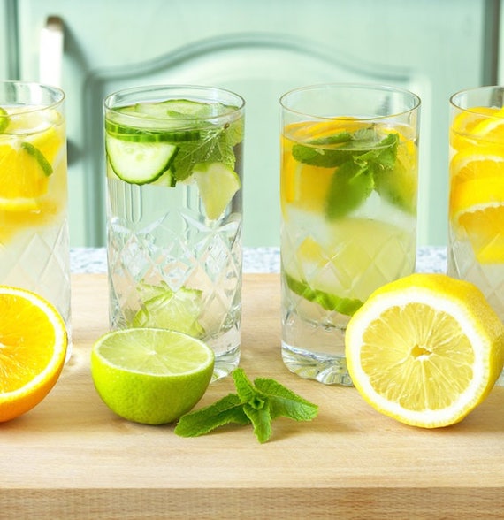 Drinking lemon water on shops an empty stomach