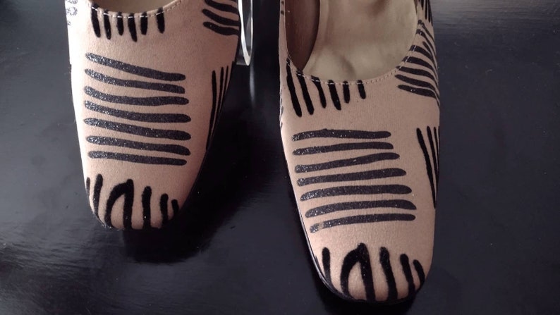 Vintage 90s J. Renee Taupe Black Striped Silk Pumps Size 8.5 Pointed Toe Heels image 5