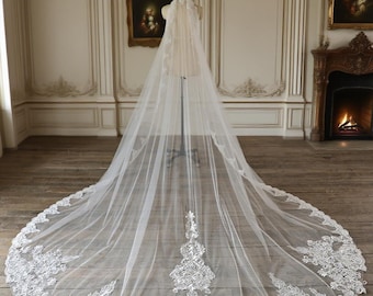 Handmade Mantilla Lace Cathedral Wedding Veil, Appliqued Lace Edge Ivory Veil, 1 Tier Bridal Veil with Comb