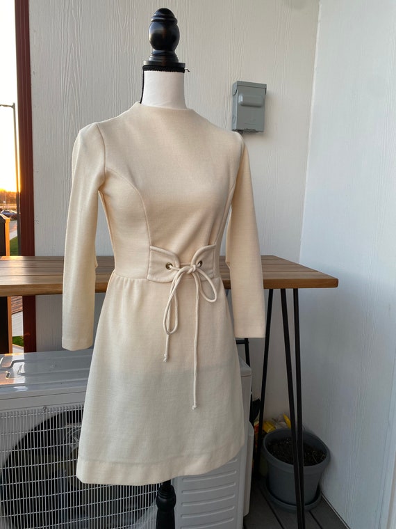 Vintage 60s short dress, MOD cream long sleeve dre