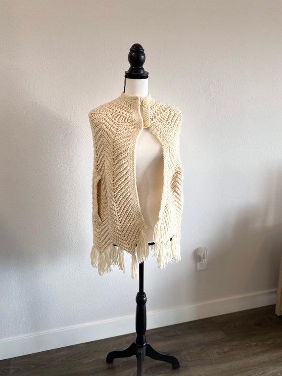 Vintage Crocheted Poncho, 70s knit cape, cream re… - image 8