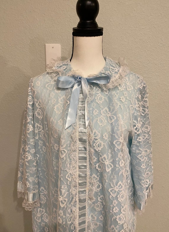 Vintage Odette Barsa Robe, Lace dressing gown, lig