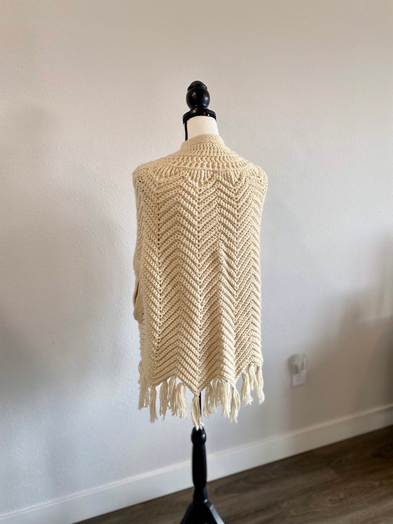 Vintage Crocheted Poncho, 70s knit cape, cream re… - image 9