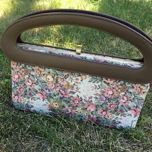 Vintage floral tapestry purse, needle point purse, floral handbag, large purse