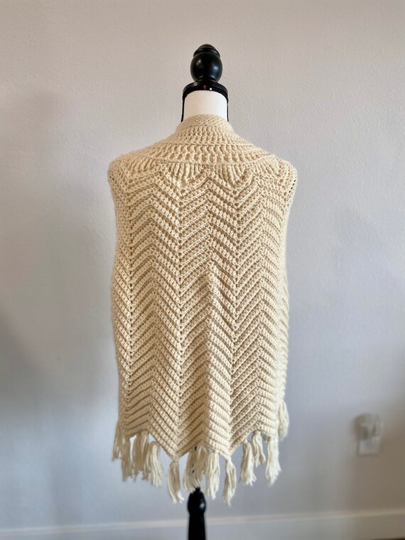 Vintage Crocheted Poncho, 70s knit cape, cream re… - image 5