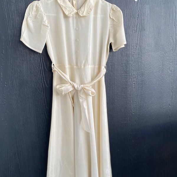 Vintage 40s Cream Dress, Celanese Rayon dress, Fit and flare vintage dress, Full Skirt dress