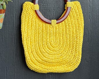 Bolsa vintage amarela de ráfia: Bolsa de mercado italiana com alça de acrílico.