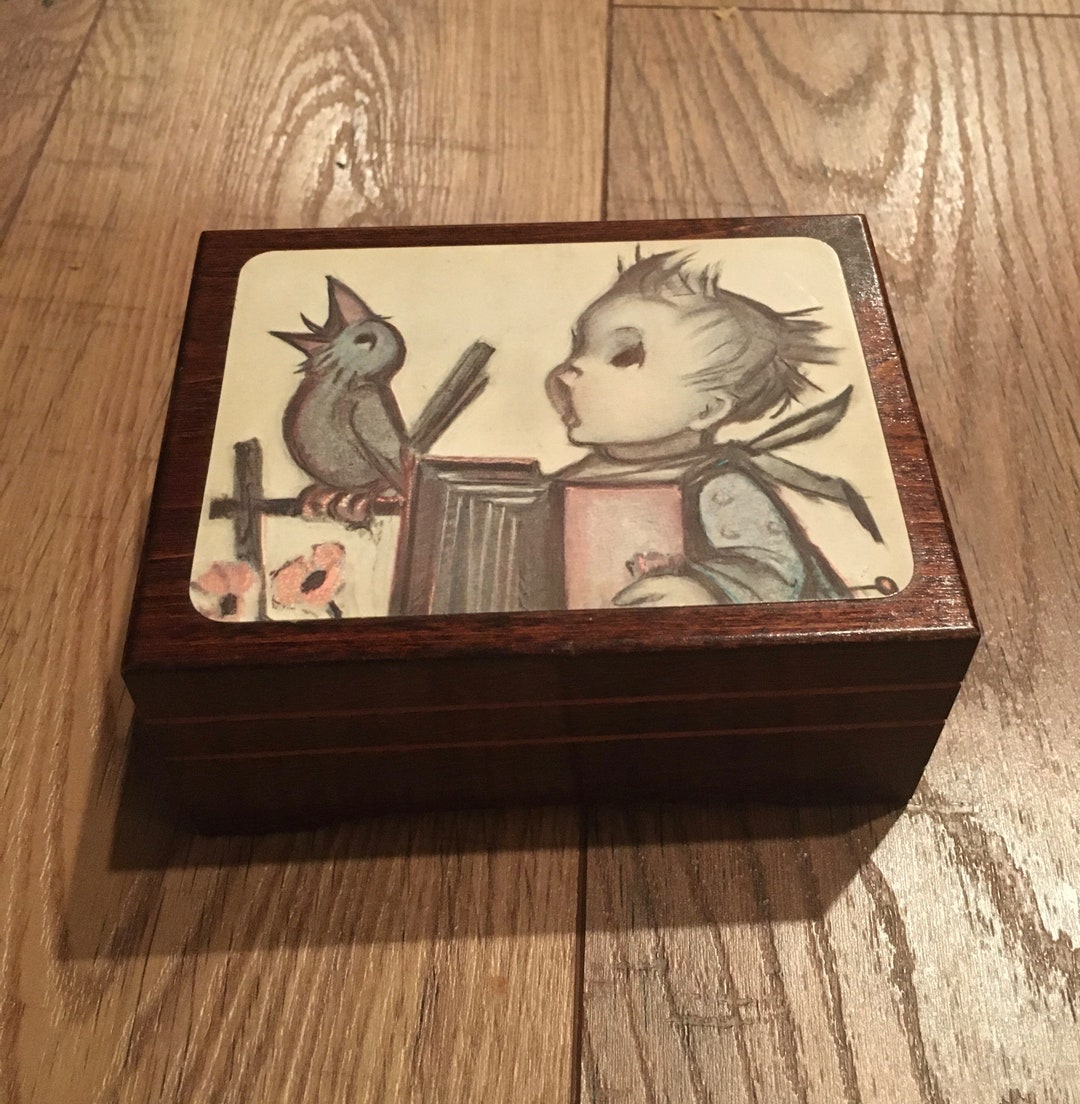 Vintage Reuge Manger Music Box, Plays “silent Night”, Christmas Music