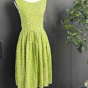 Vintage 50s Womens Day Dress, 50s/60s floral retro dress, Handmade green floral dress, pinup dress,