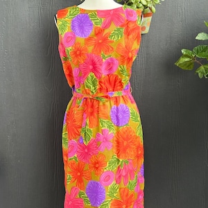Vintage Hawaiian Dress, 60s Sun Fashion sheath dress, Sun Fashions Hawaiian dress, retro size 12 floral Hawaiian Dress