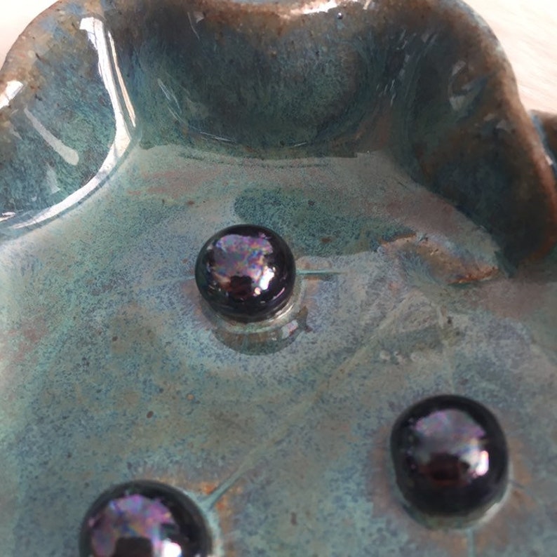 Luxury Ceramic Leaf Soap Dish with Black Pearls 46