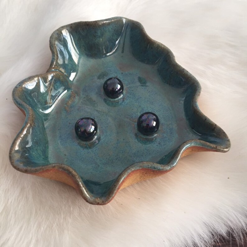 Luxury Ceramic Leaf Soap Dish with Black Pearls 46