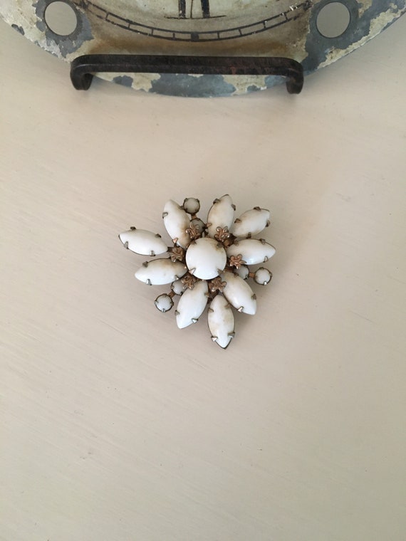 Vintage White Cabochon Pin Brooch