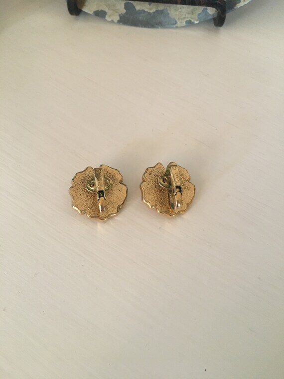 Vintage Signed Trifari Gold Toned Clip On Earrings - image 2