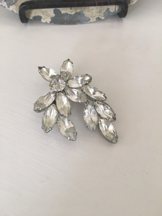 Vintage Rhinestone Brooch Pin