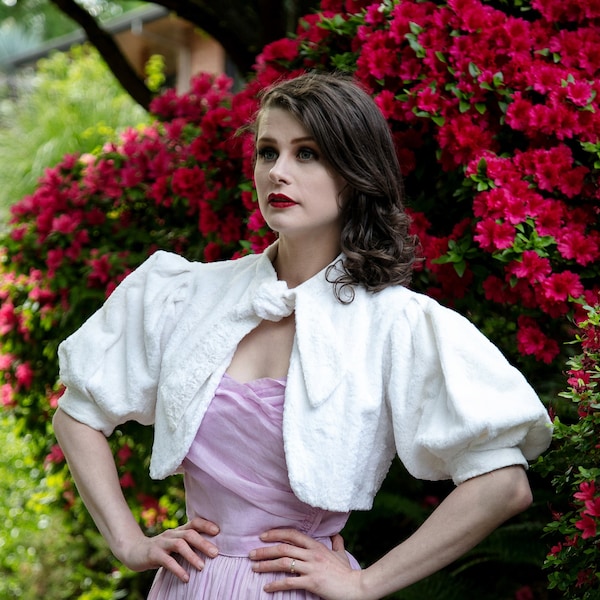 vintage 1930s bolero // fluffy white faux-fur 30s cropped jacket // puff sleeves + kitten tie // saks fifth ave // size