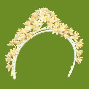 vintage 1920s bridal crown // tall face-framing halo pearly wax flower 20s wedding headdress image 10