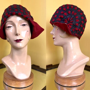 vintage 1920s hat // midnight navy straw + embroidered red silk polka dots deco 20s cloche // asymmetric brim // size 21 - 22