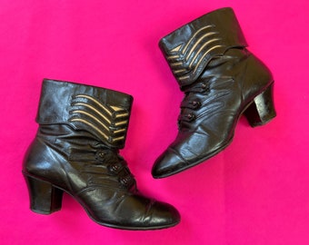 vintage 1920s boots // rare black leather 20s boots // 1927 russian boot craze + contrast western cuff + buttons tabs // size 4.5 C