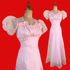 Vintage 1930er Kleid // luftig zartes rosafarbenes Organzakleid mit Puffärmeln + eingearbeitetem Unterkleid // Gr. XS - S, Brustumfang: 34&quot;