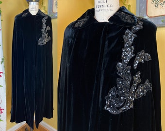 vintage 1990s does 1940s cape // plush black velvet 90s does 40s cocktail cape // padded shoulders + sparkling sequins & beads // size S