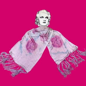 écharpe vintage des années 30//slinky roses brossées + tricot rayonne lavande brillant des années 20-30 avec bordure à franges//EN L'ÉTAT + prix doux