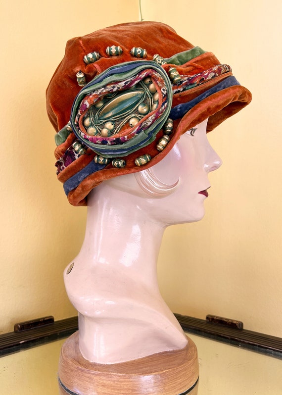 vintage 1920s hat // orange, green + blue velvete… - image 2