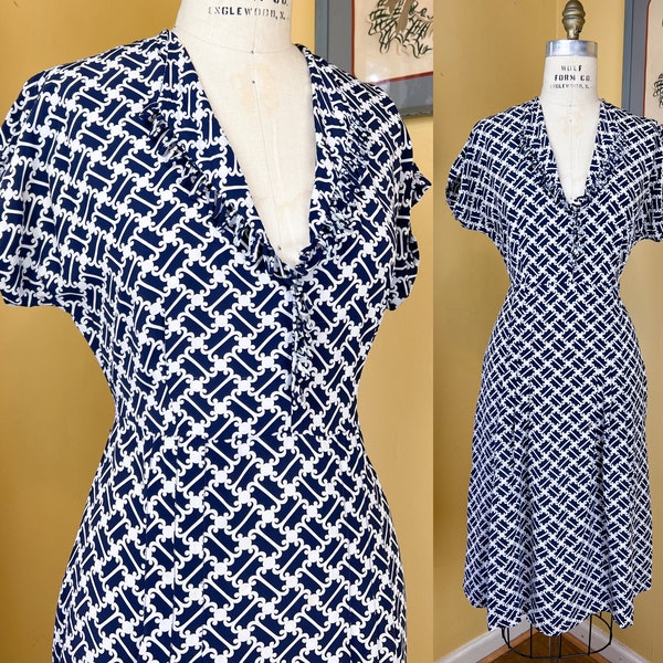 vintage 1940s dress // swirling navy + white print cold rayon 40s day dress // self-fabric loopy fringe deep V neck  // 31" waist