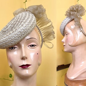 vintage 1940s hat // white raffia straw + horsehair loops 40s tilt hat // saucer shape + wire tilt loop