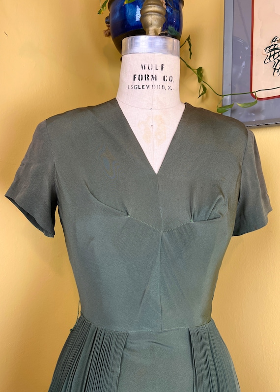 vintage 1940s dress // muted sage green rayon 40s… - image 3