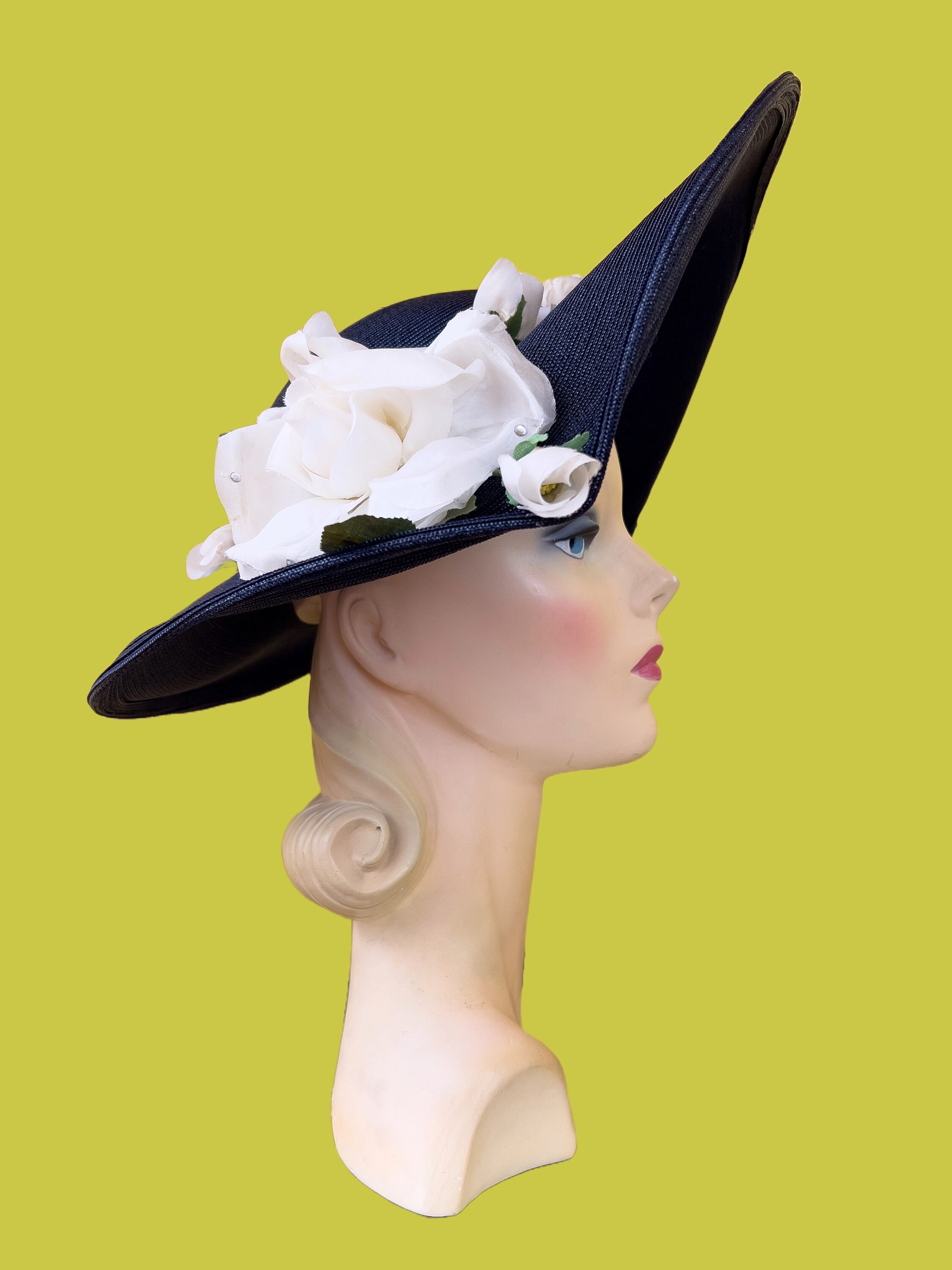 Vintage 1950s Hat // Navy Straw + Giant White Silk Roses 50s 