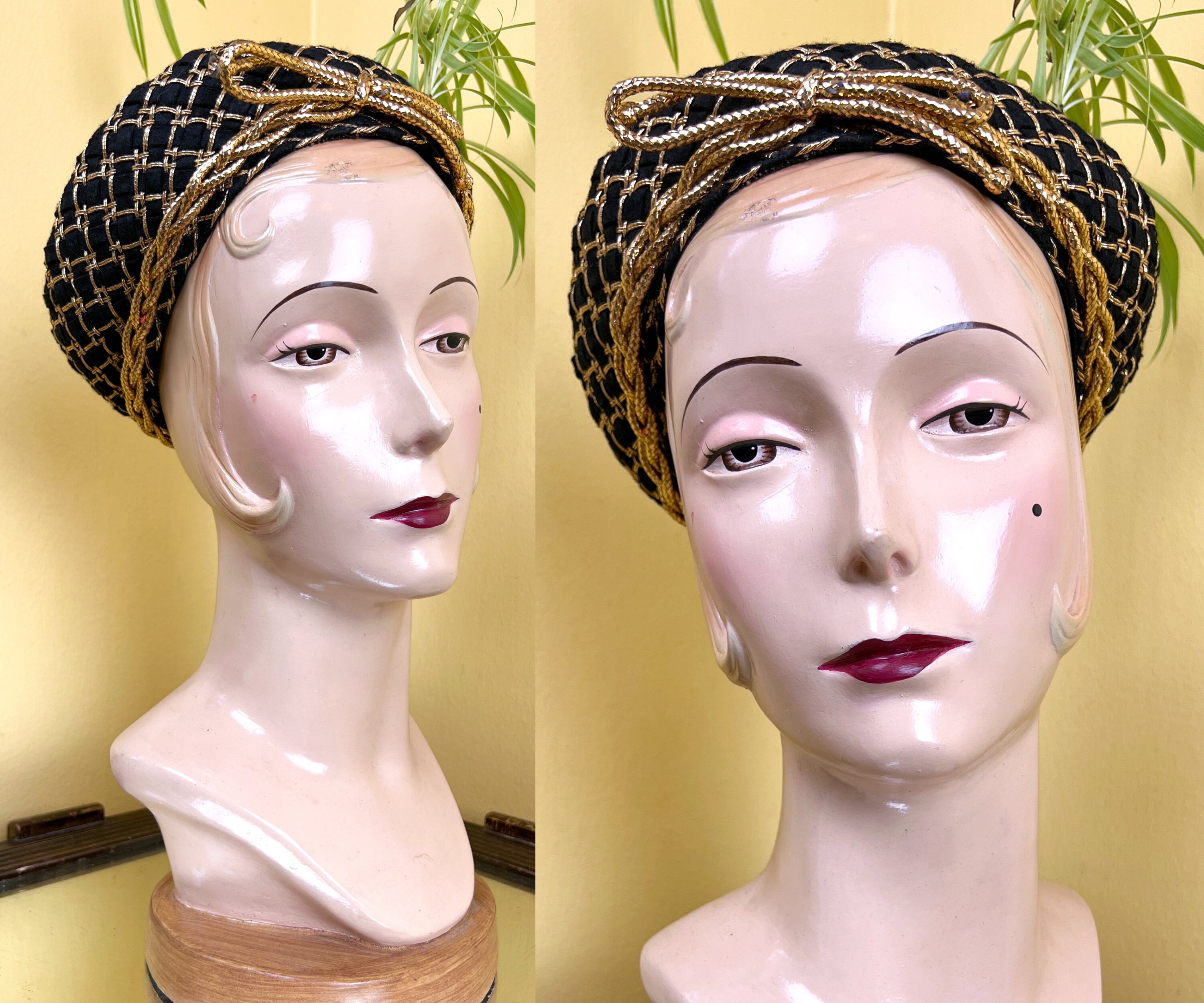 GLAMOROUS 1940s BLACK FELT TOQUE WITH UPTURNED BRIM BRAIDED WITH SATIN STRIPS Women main image 4
